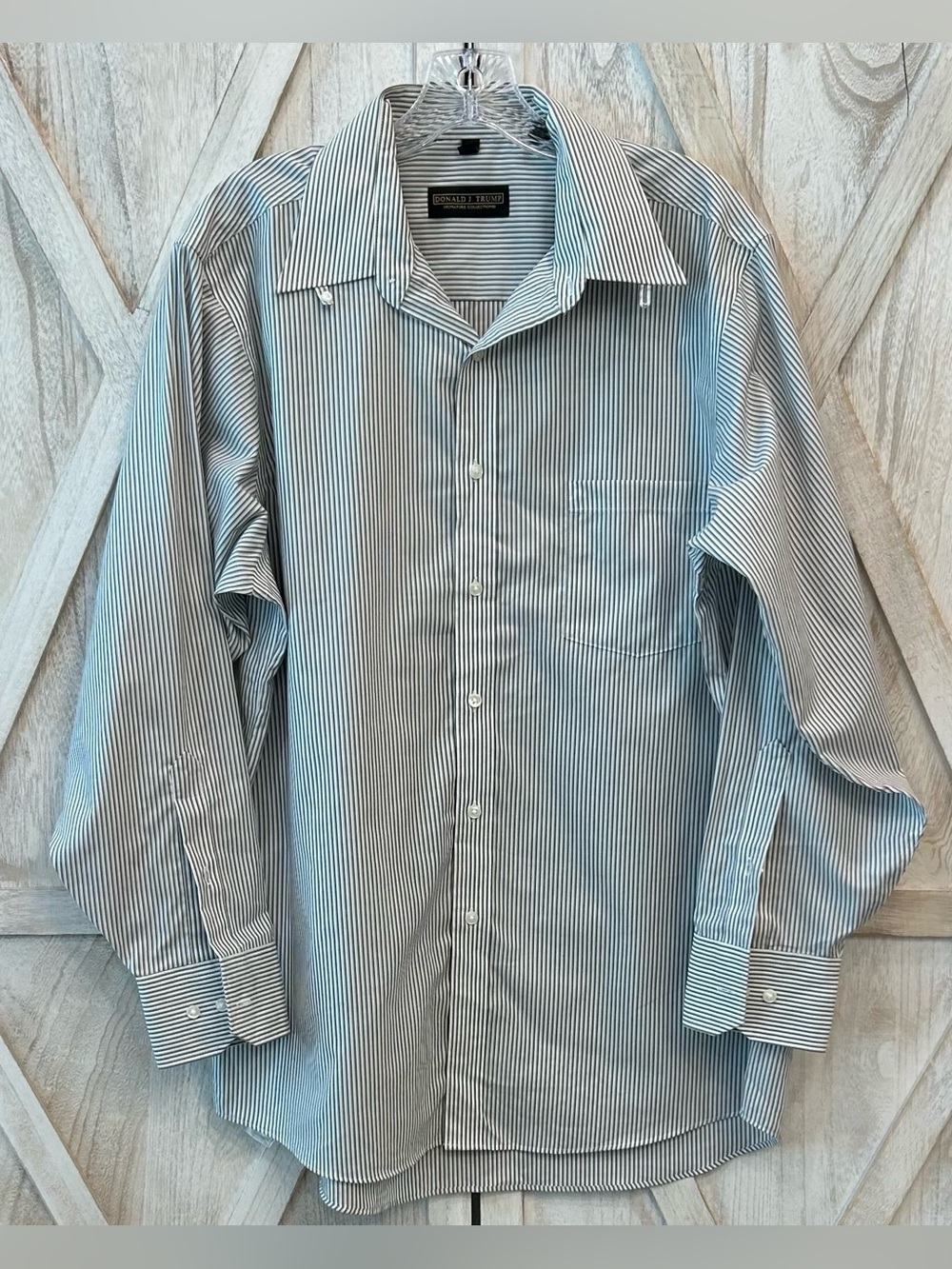 Donald J Trump Signature Collection Dress Shirt Men’s 16 32/33 Gray Stripe